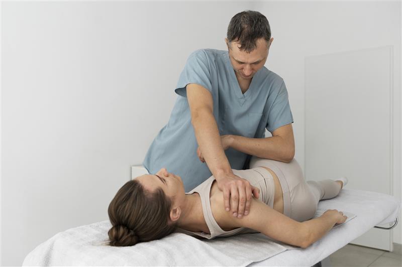 nurse-taking-care-patient